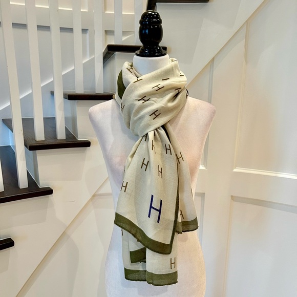3/$50 H Logo Scarf - ** 3 FOR $50 DEAL + REDUCED SHIPPING ** - Picture 4 of 7